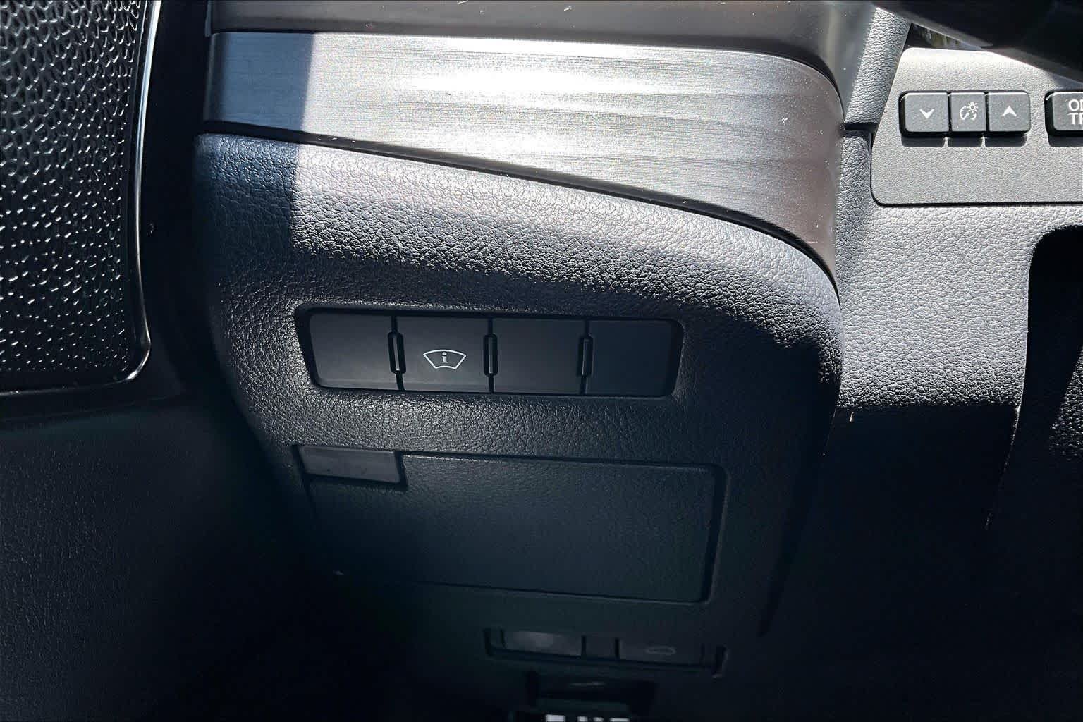 Used 2019 Ultra White Lexus F SPORT image 33