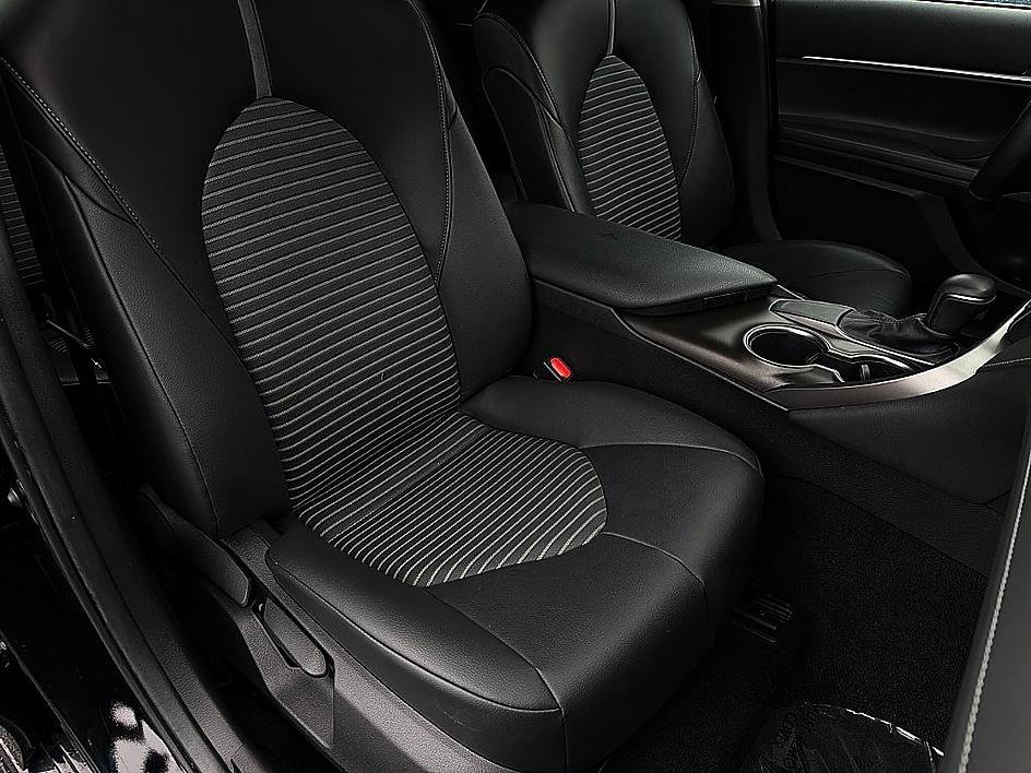 Used 2021 Midnight Black Metallic Toyota SE image 21