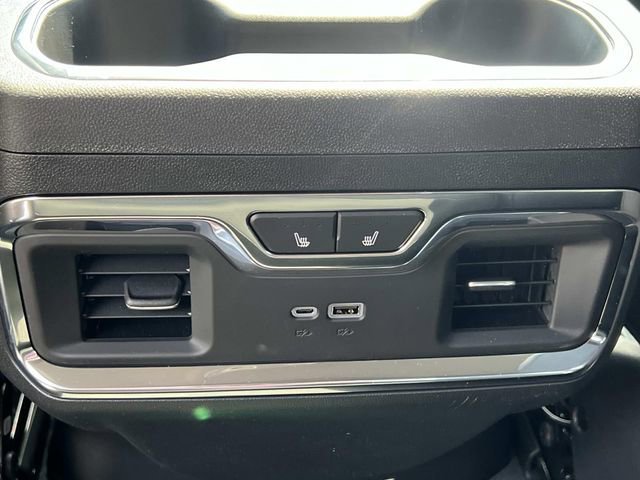 New 2026 Onyx Black GMC Elevation image 43