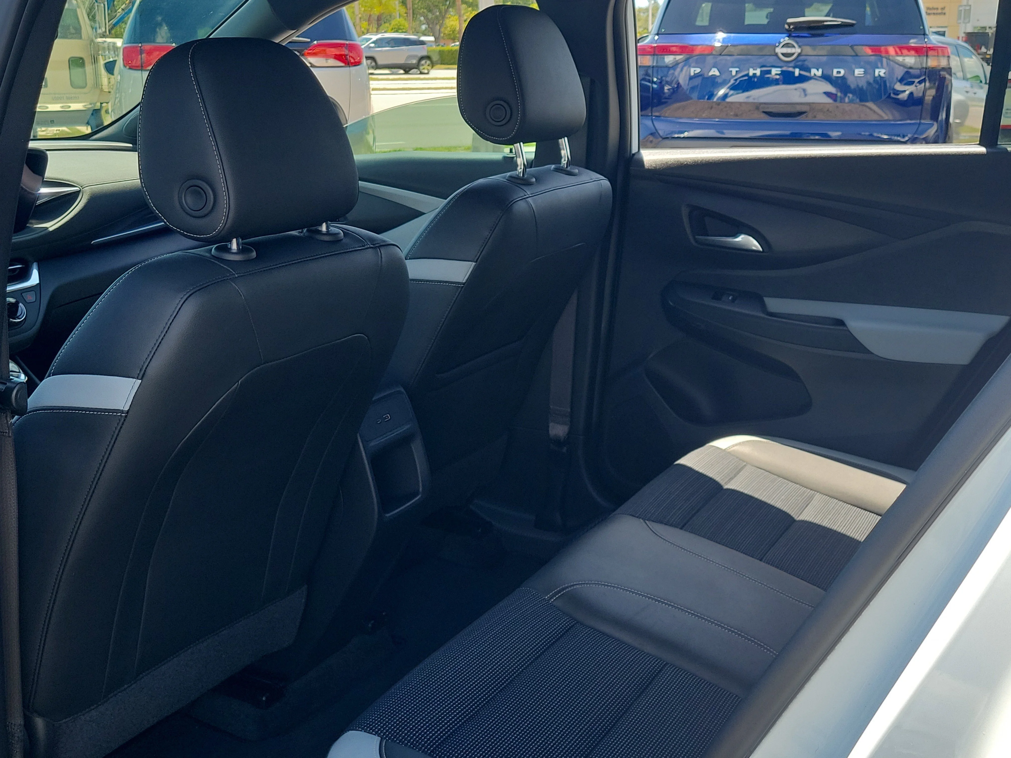 Used 2024 Summit White Buick Preferred image 14