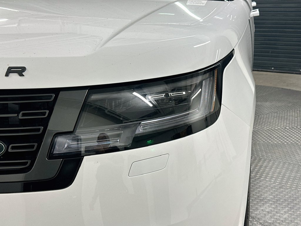 Certified Used 2025 White Land Rover SE image 32