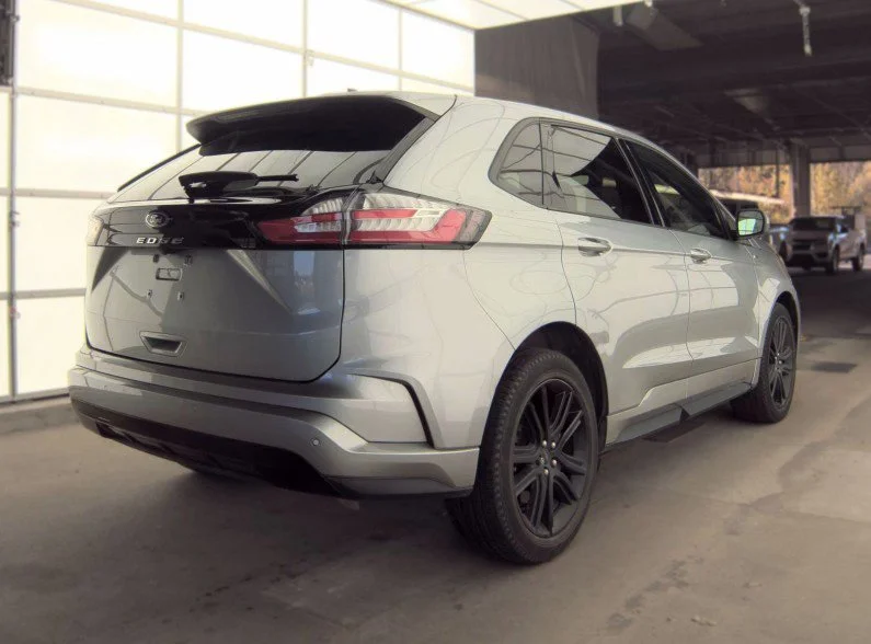 Used 2023 Silver Metallic Ford ST Line image 4