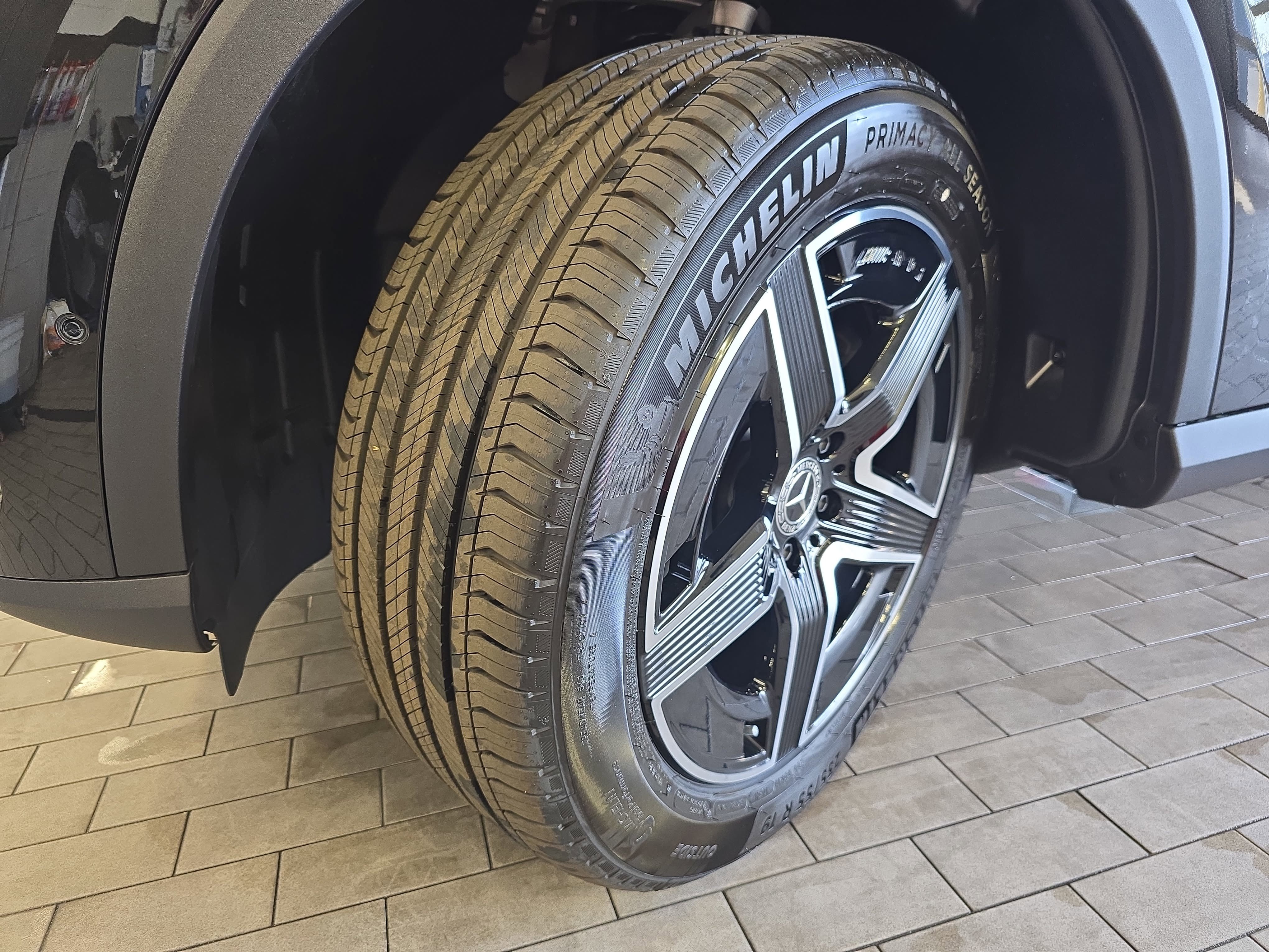 New 2026 Obsidian Black Metallic Mercedes-Benz GLC300 image 34