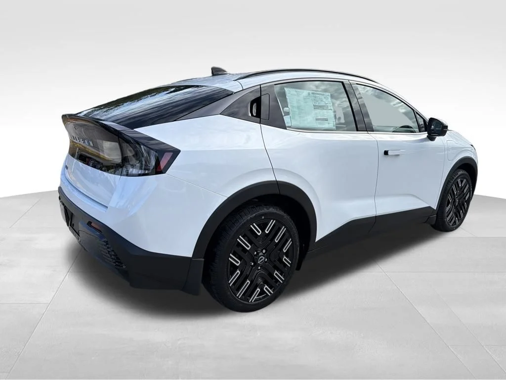 New 2026 White Nissan PLATINUM+ image 8