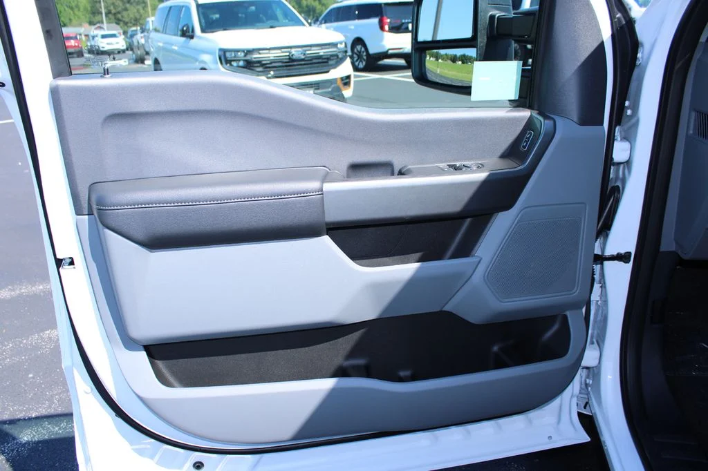 New 2026 Oxford White Ford F-350® XLT image 23