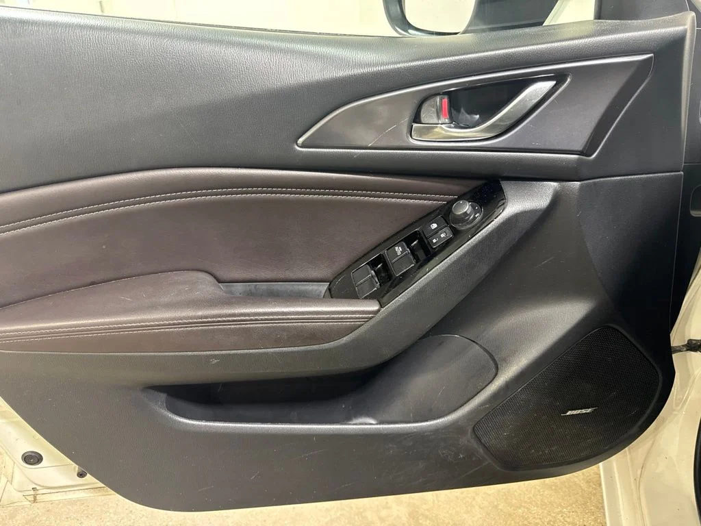 Used 2018 Snowflake White Pearl Mazda Grand Touring image 17