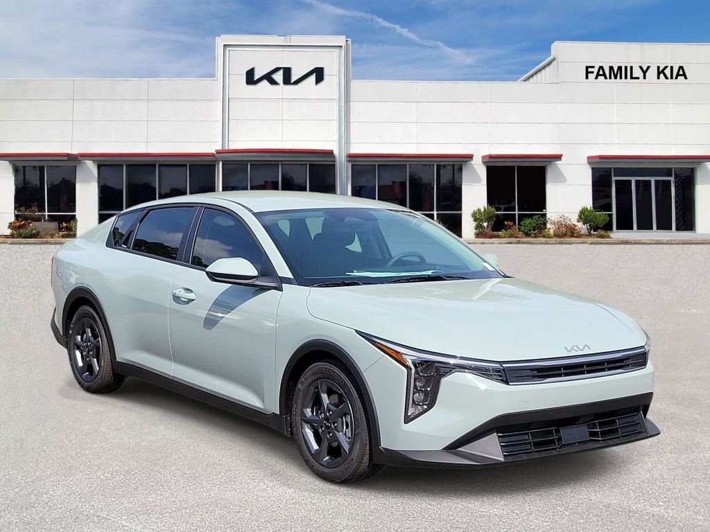 2026 Kia K4 LXS