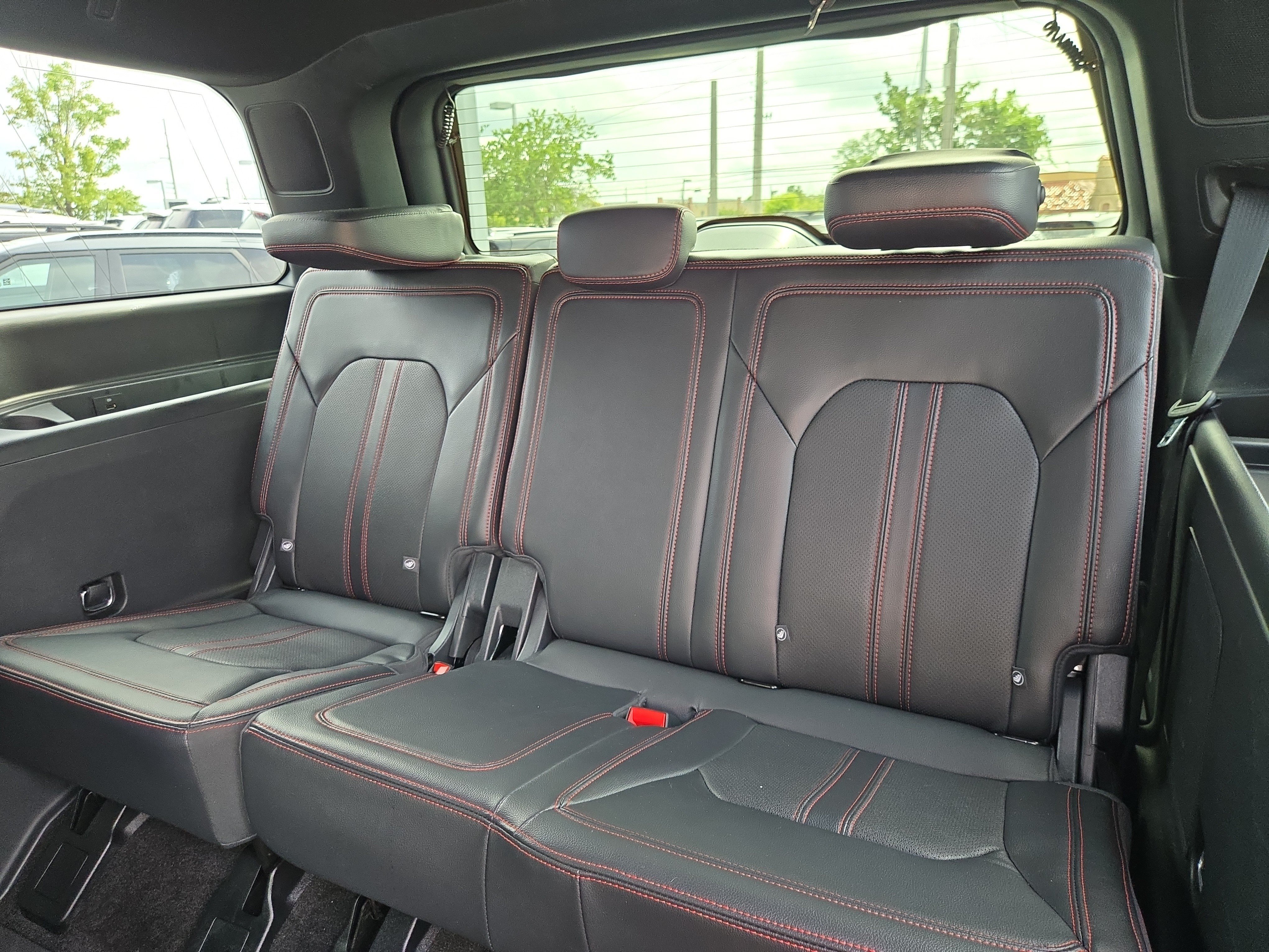 Used 2023 White Ford Limited image 14