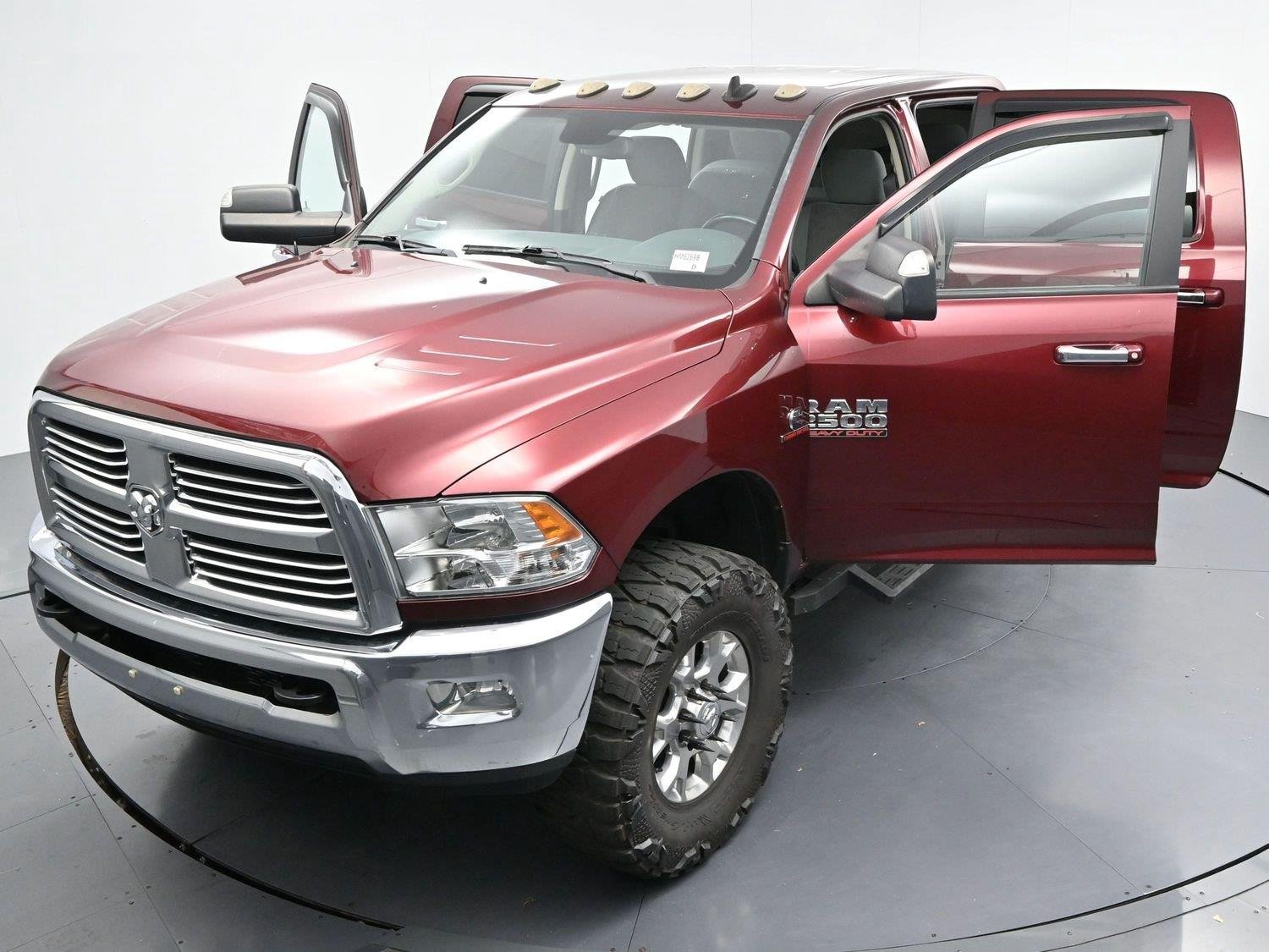Used 2017 Delmonico Red Pearlcoat Ram Big Horn image 39