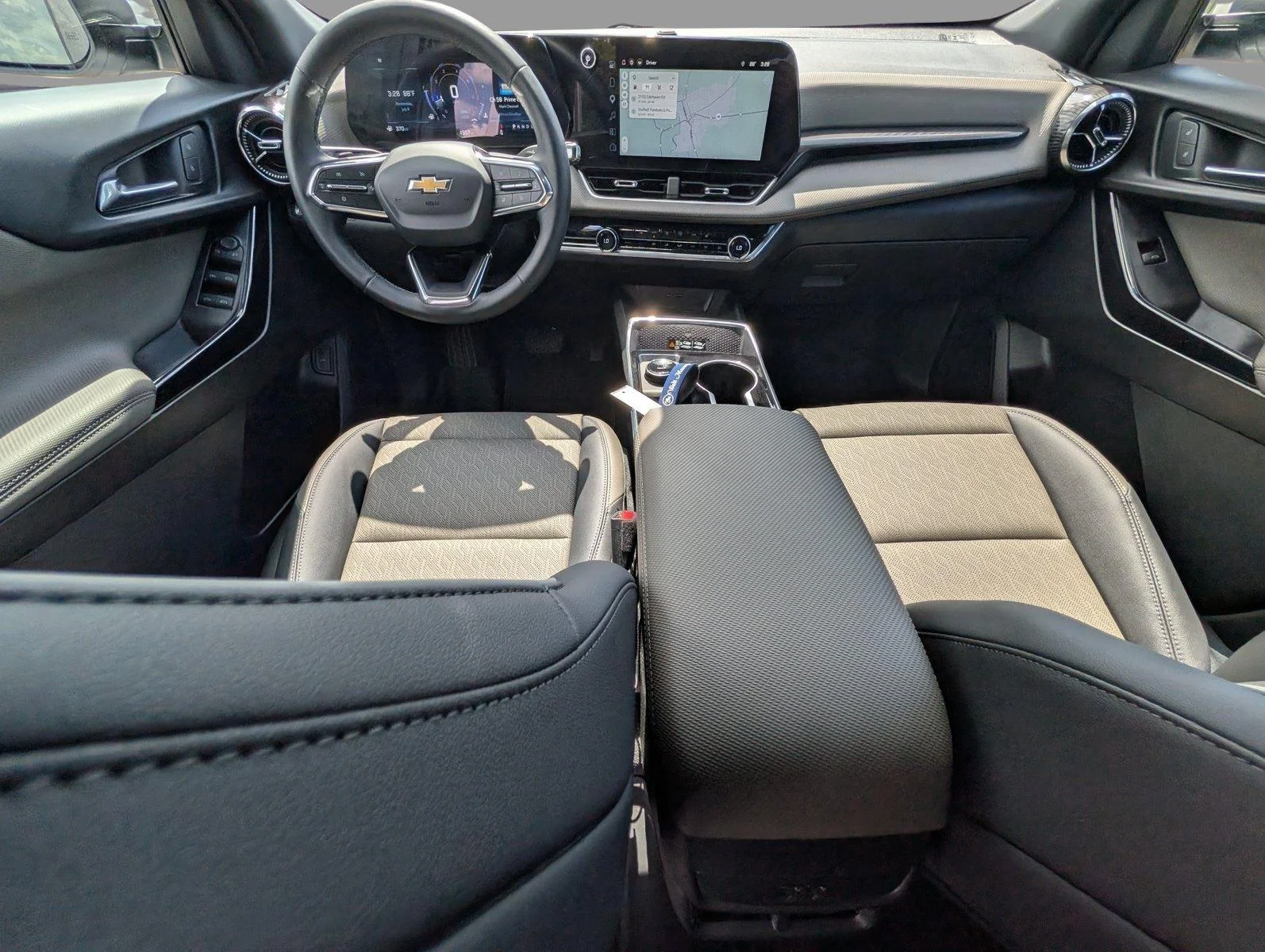 Used 2026 Summit White Chevrolet LT image 28