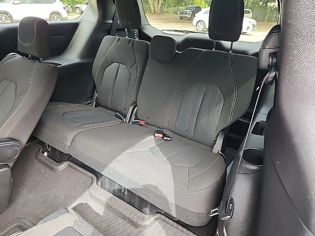 Used 2021 Ceramic Gray Clearcoat Chrysler Touring image 4
