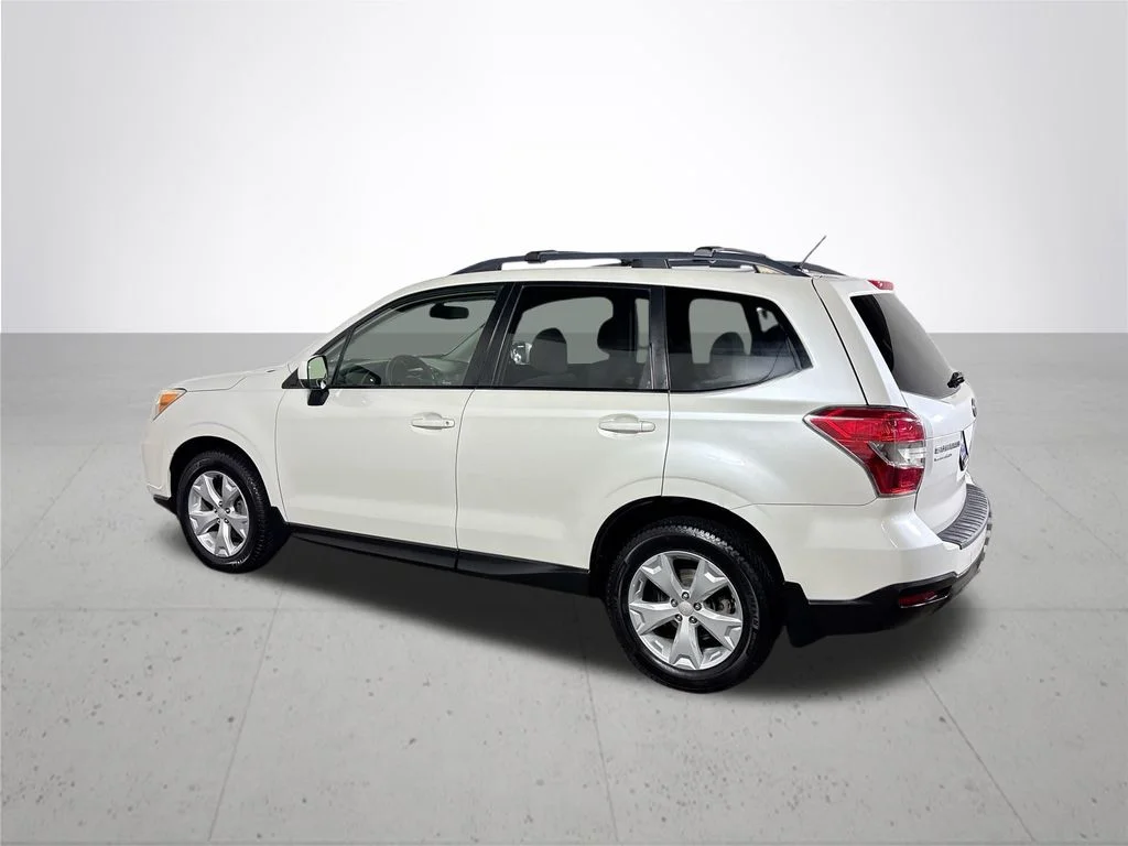 Used 2014 White Subaru 2.5i Premium image 8