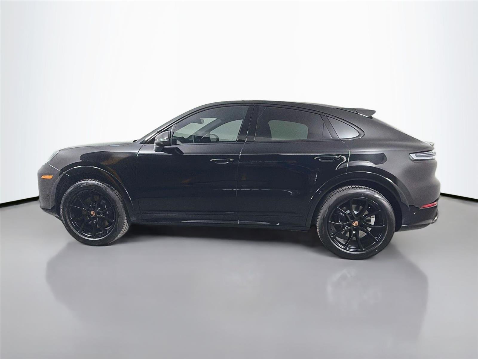 New 2026 Chromite Black Metallic Porsche Coupé image 2