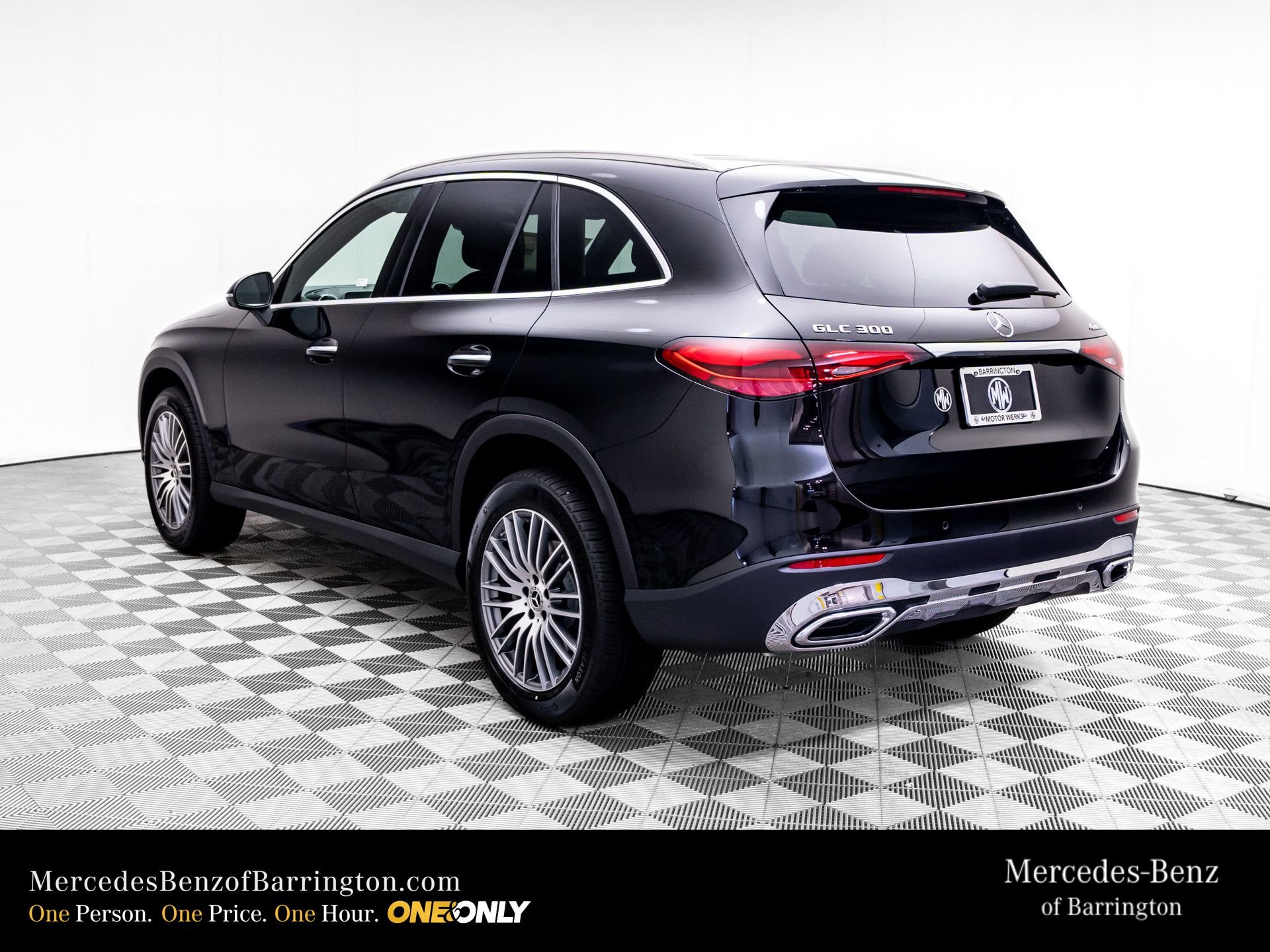 New 2026 Black Mercedes-Benz GLC 300 image 3