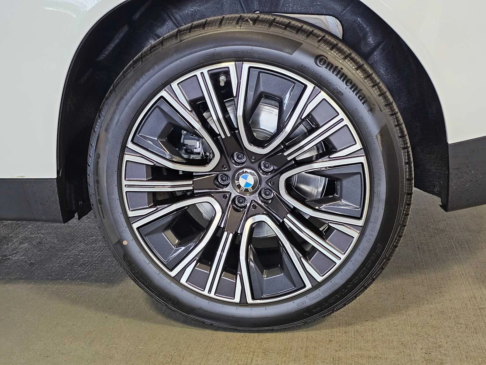 New 2026 Alpine White BMW 30 xDrive image 8