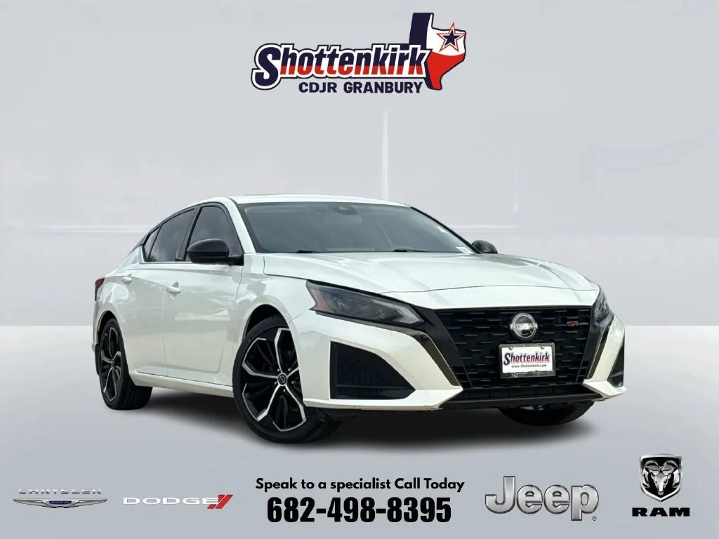 2023 Nissan Altima SR