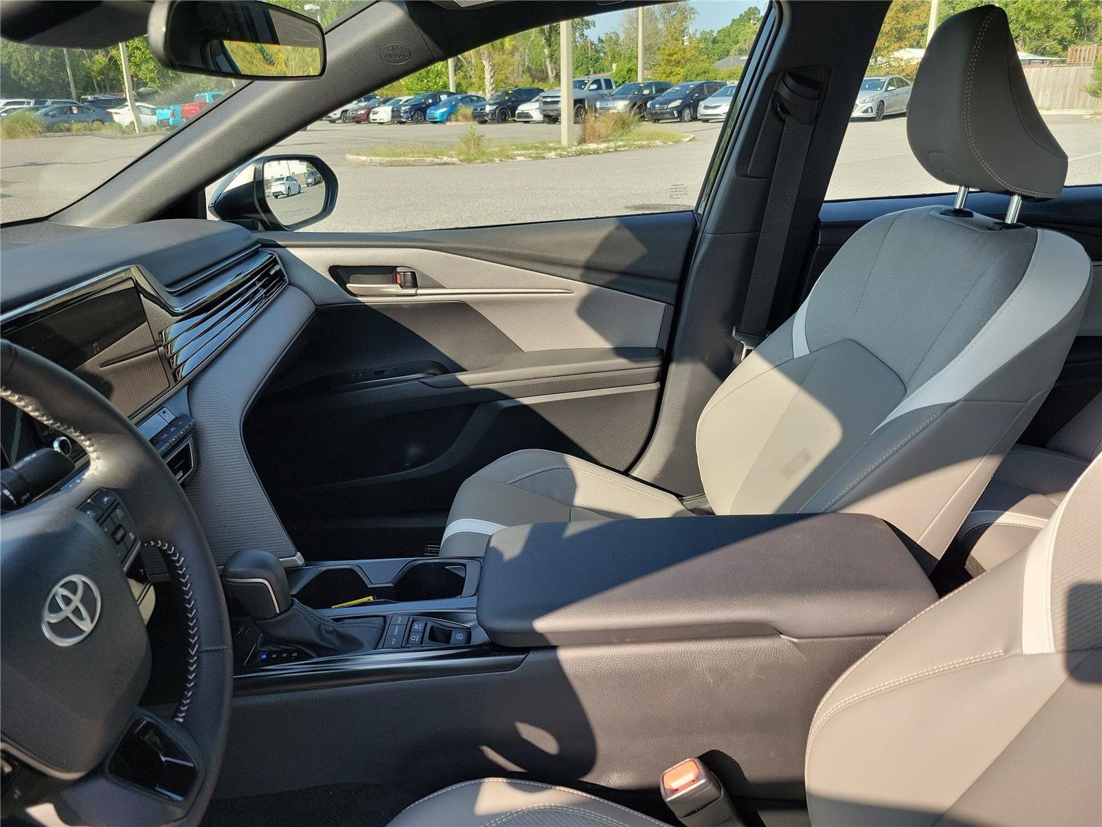 Used 2026 Underground TOYOTA SE image 18