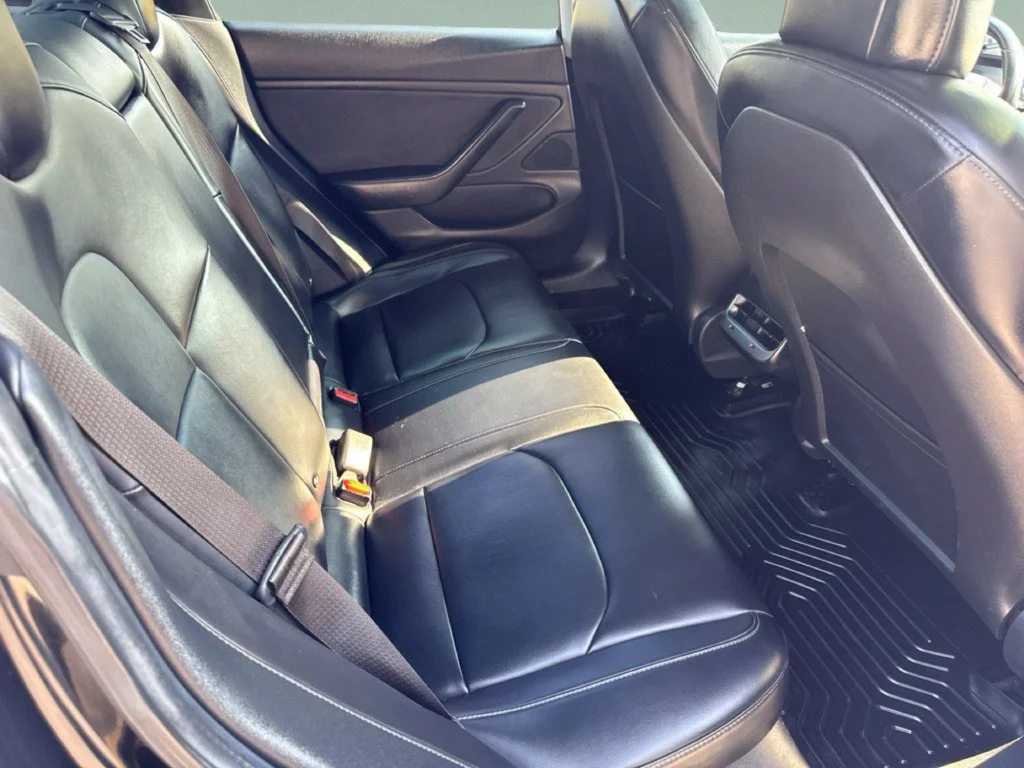 Used 2018 Obsidian Black Metallic Tesla Long Range image 19