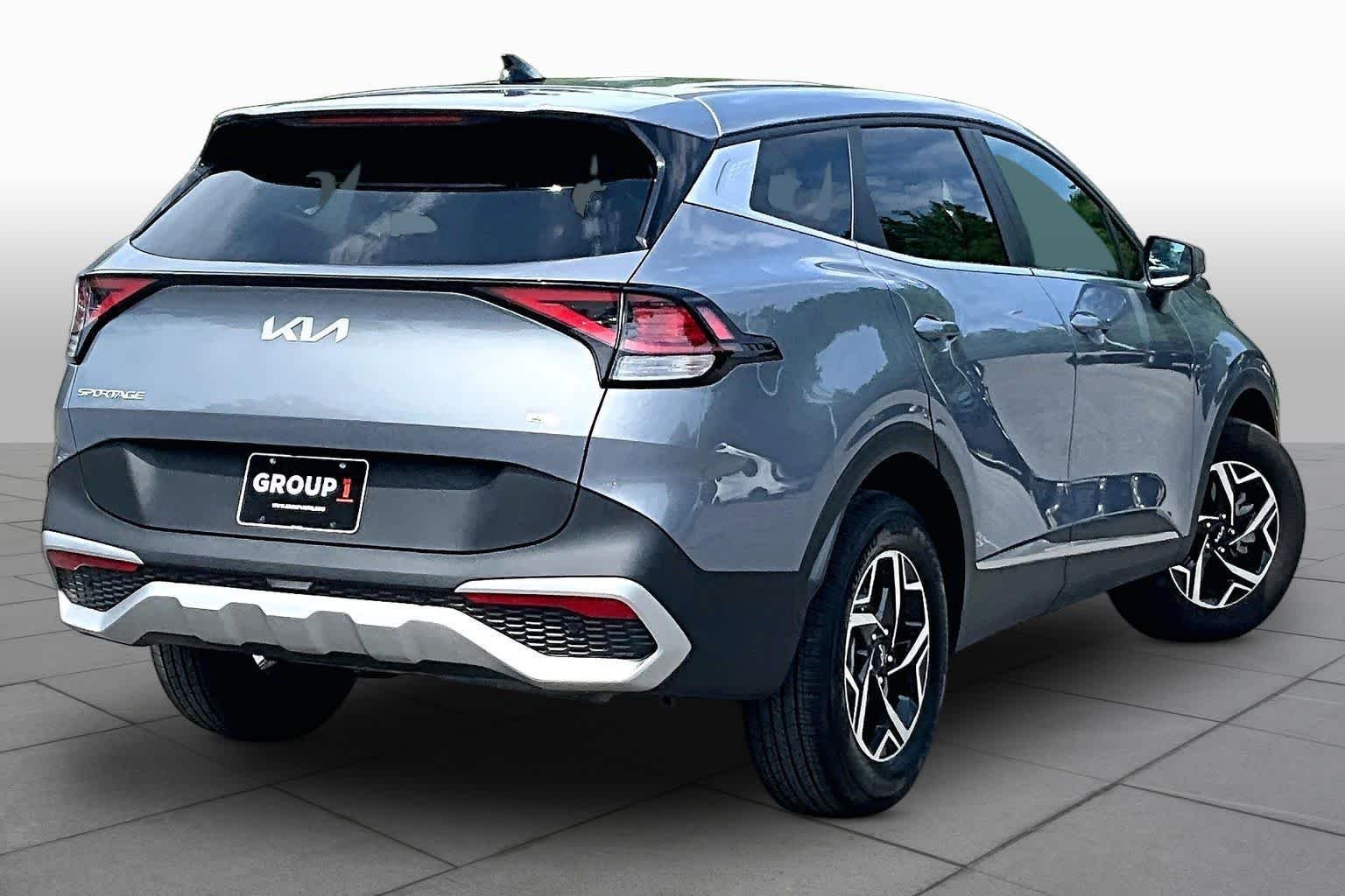 Used 2025 Everlasting Silver Kia LX image 13