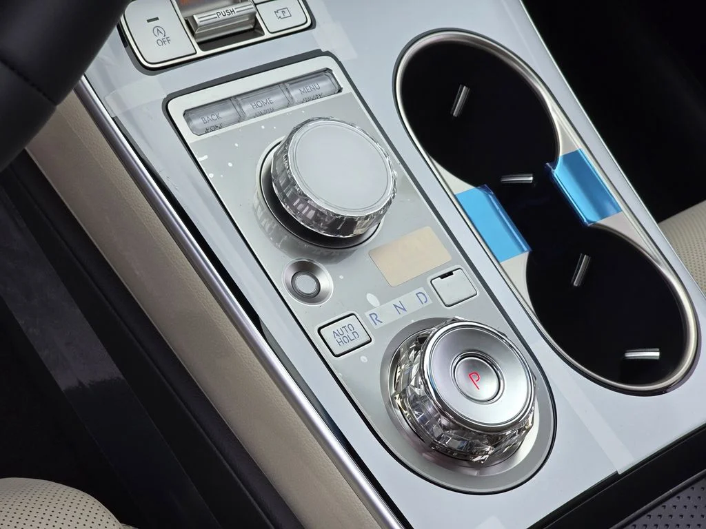 New 2026 White Genesis 2.5T image 18