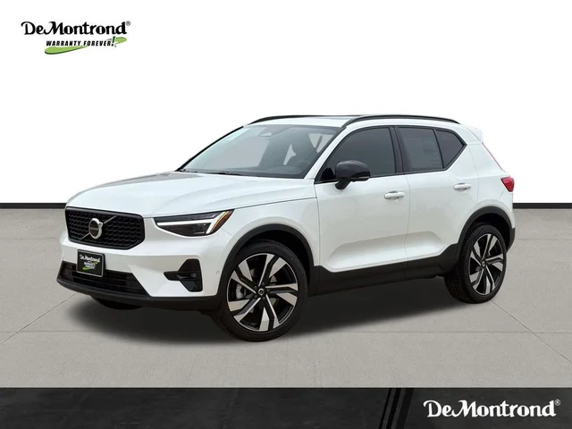 New 2026 Volvo XC40 B5 AWD Plus