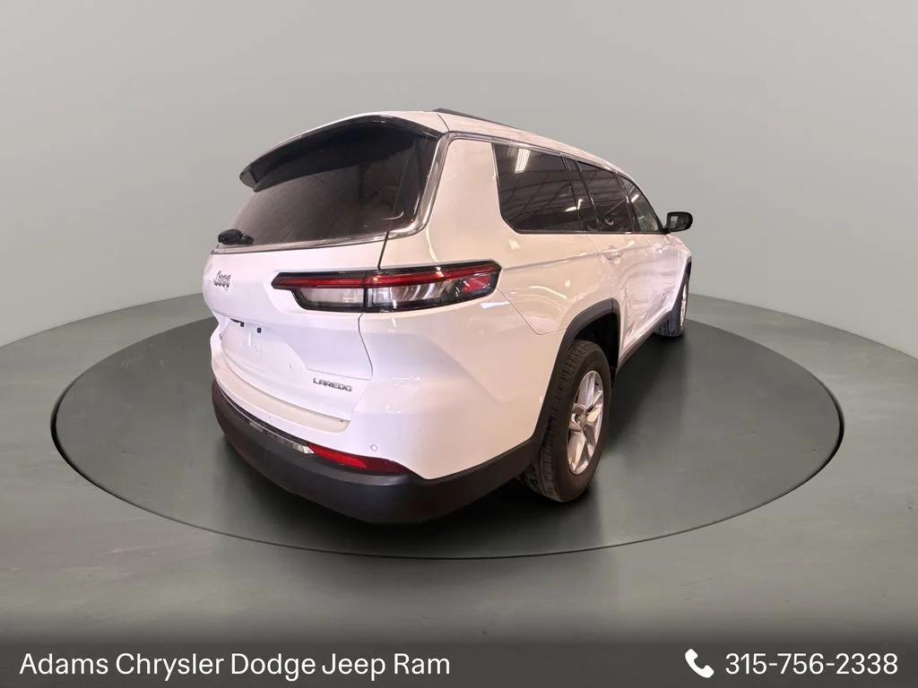Used 2023 White Jeep Laredo image 6
