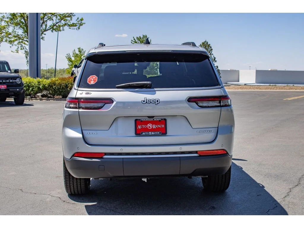 New 2026 SILVER ZYNITH Jeep Limited image 7