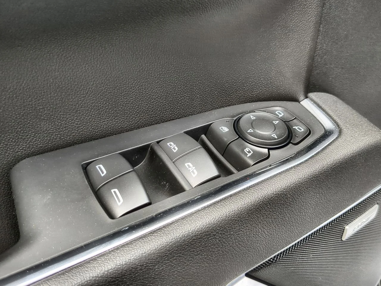New 2026 Onyx Black GMC SLT image 24