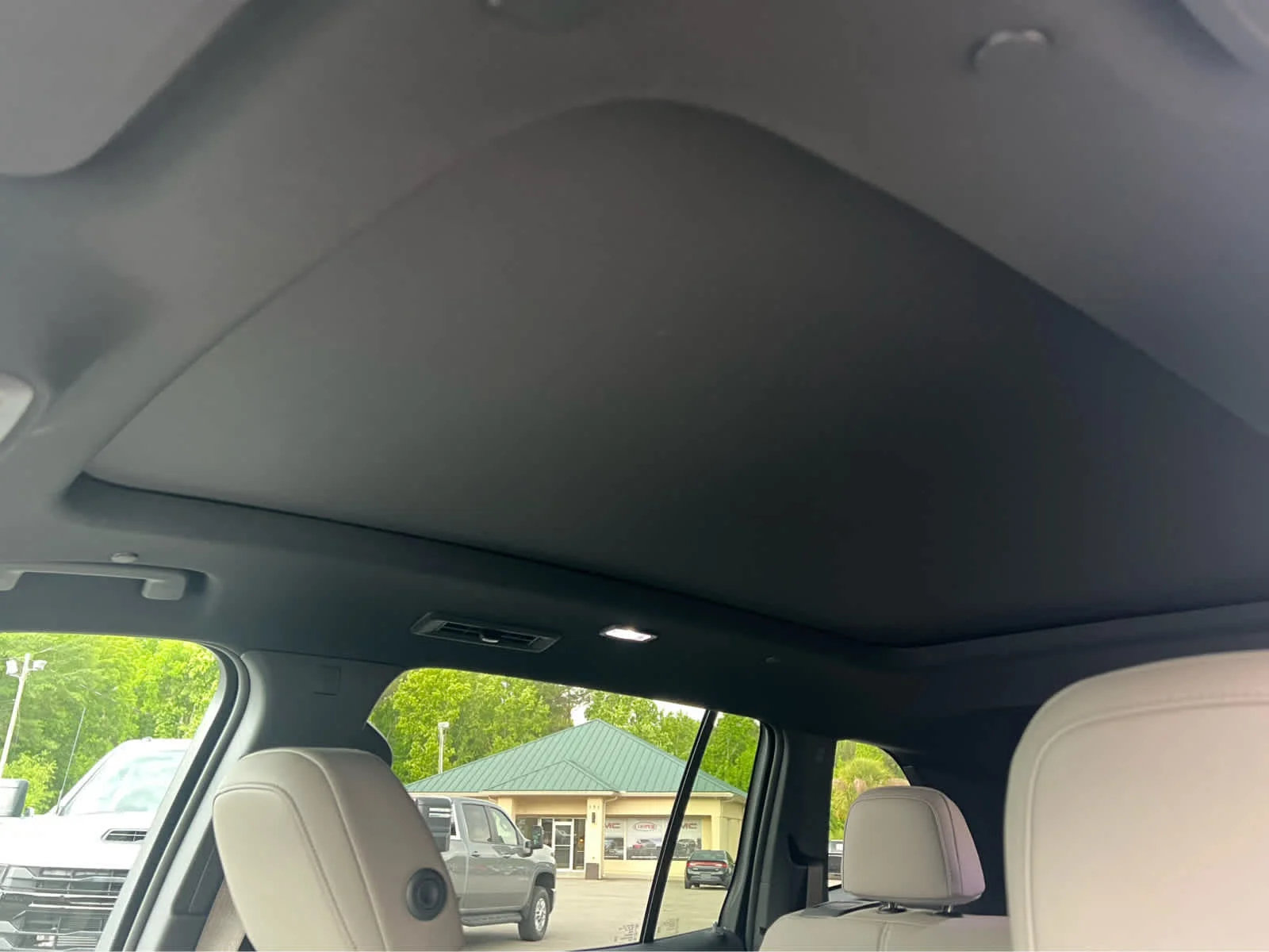 2026 GMC Acadia Elevation - Photo 10