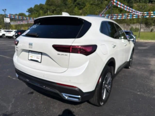Used 2024 White Frost Tricoat Buick Preferred image 3