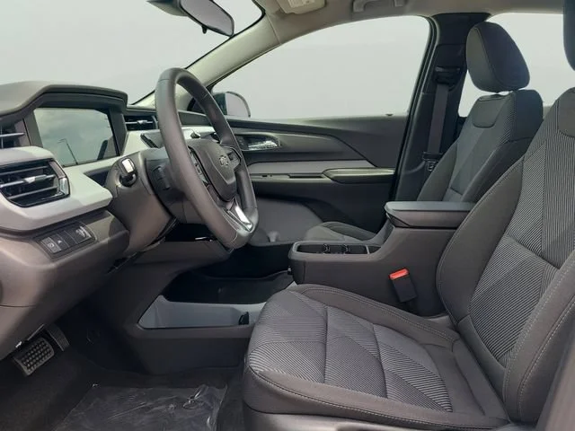 New 2027 Summit White Chevrolet LT image 18