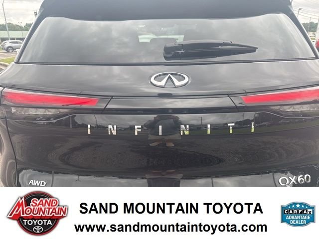 Used 2025 Black INFINITI PURE image 11