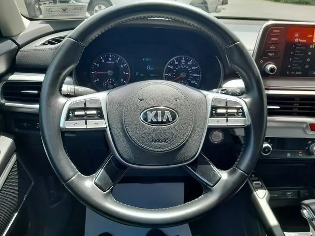 Used 2021 Black Kia S image 13