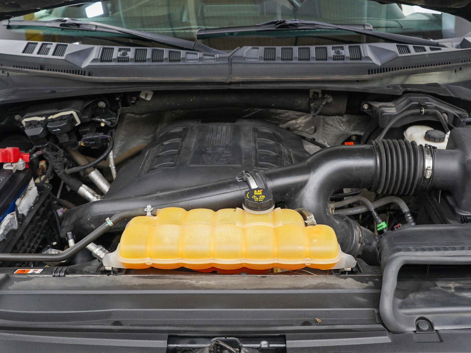 Used 2015  Ford XLT image 33