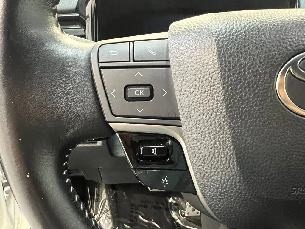 Used 2025 White Toyota SE image 20