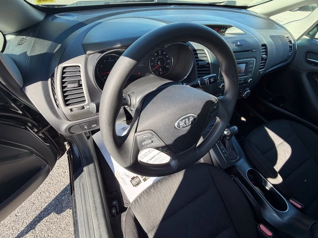 Used 2016 Black Kia LX image 11