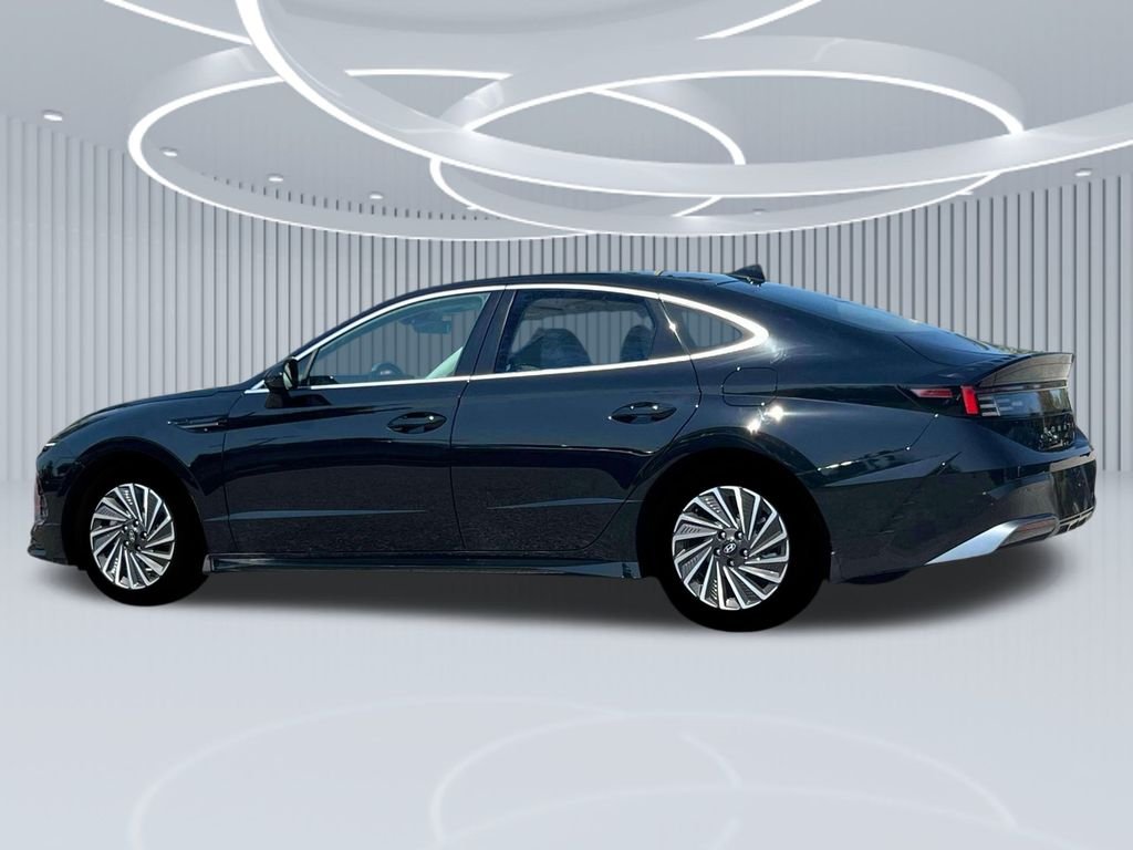 New 2025 Black Hyundai SEL image 23