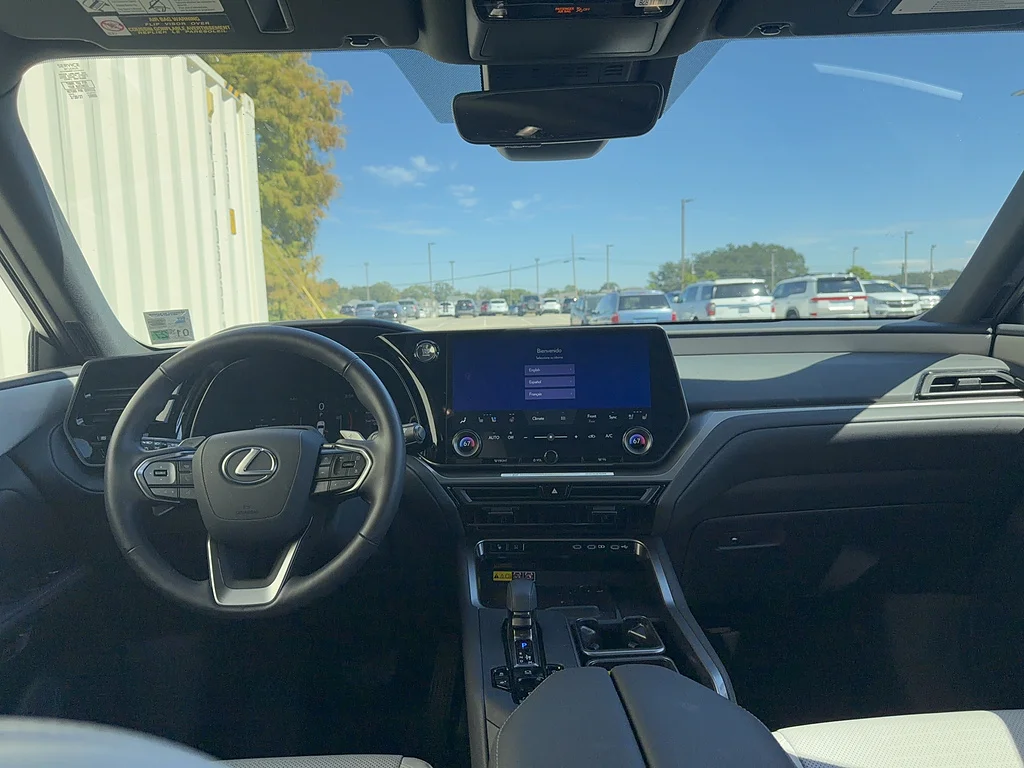 Certified Used 2026 WIND CHILL PEARL Lexus Premium image 4
