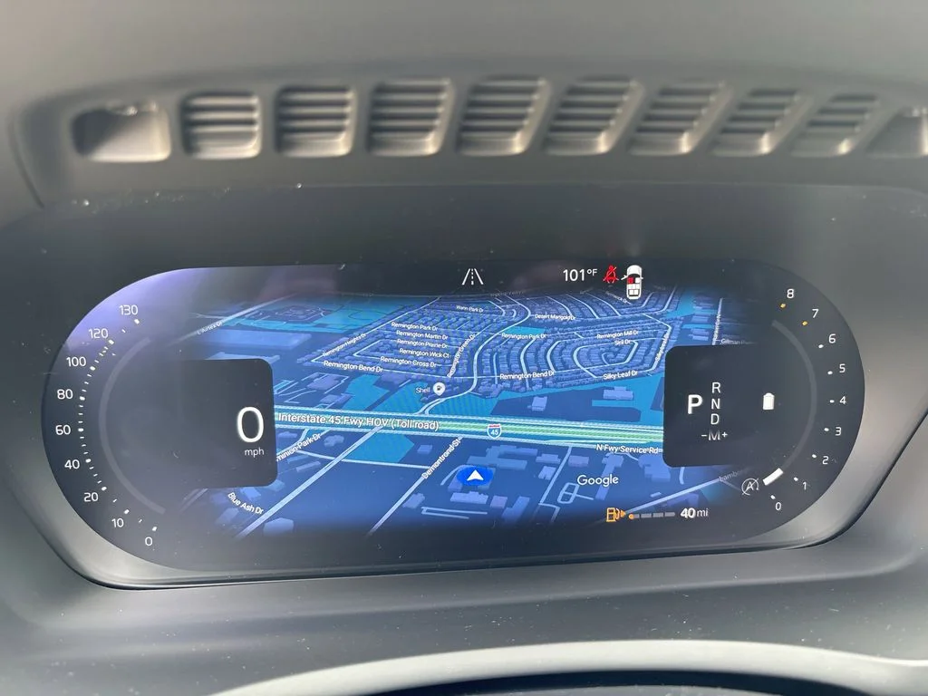 New 2026 Aurora Silver Volvo Plus image 18