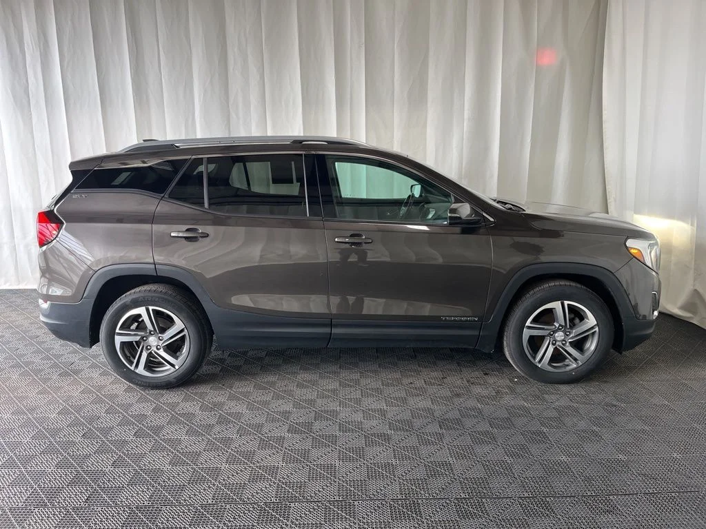 Used 2019 Gray GMC SLT image 2
