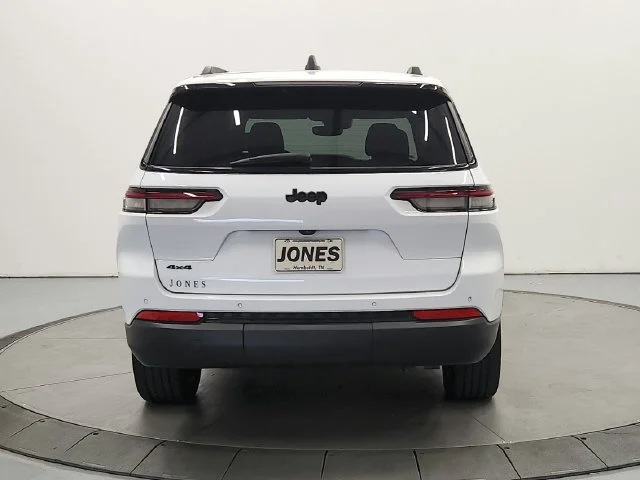Used 2024 White Jeep Altitude X image 7