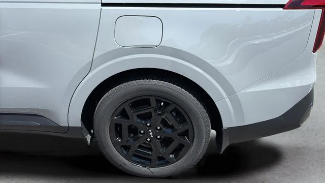 Used 2025 White Kia SX Prestige image 37