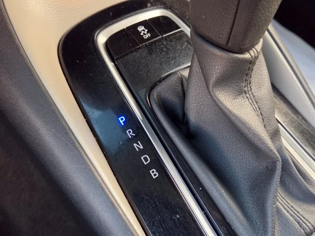 Used 2024  Toyota LE image 20