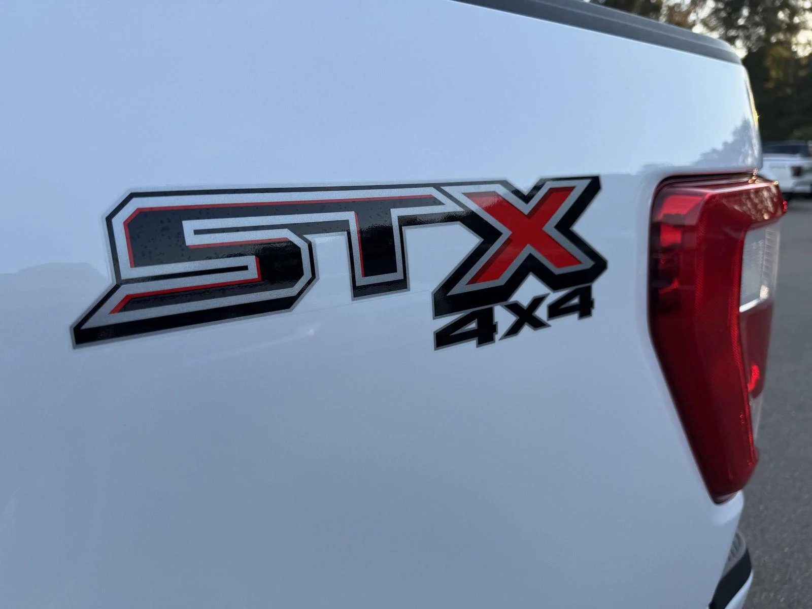 Used 2021 Oxford White Ford XL image 17