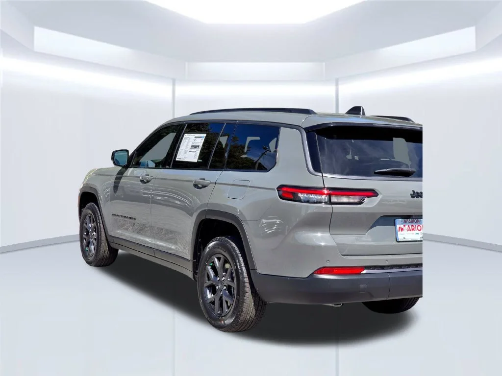 New 2027 Gray Jeep Laredo Altitude image 42