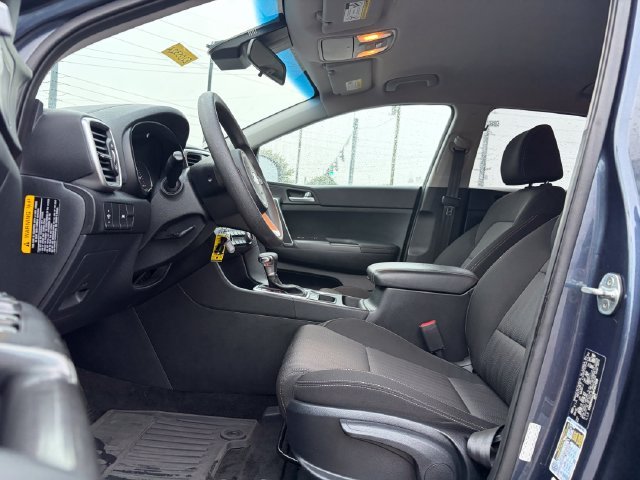 Used 2022 Pacific Blue Kia LX image 18