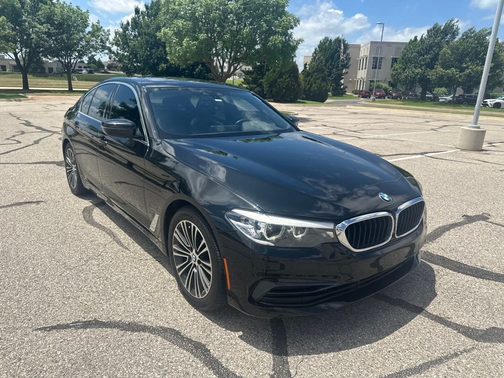 Used 2019 Black BMW 530i xDrive image 3