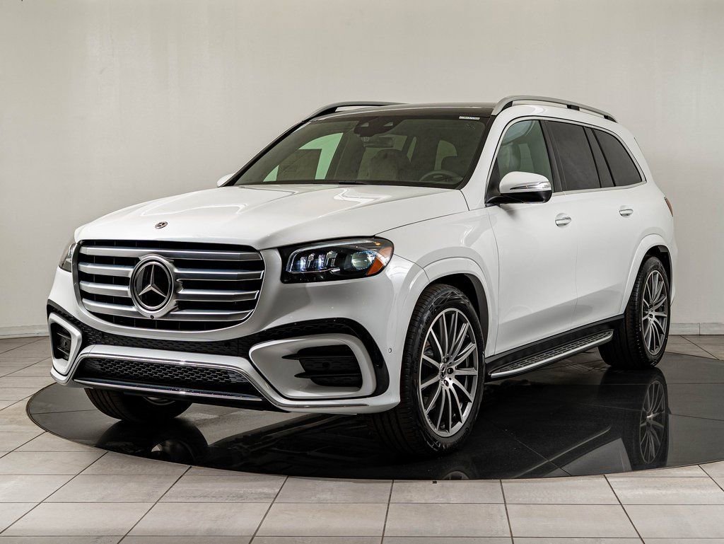 New 2026 MANUFAKTUR Moonlight White Metallic Mercedes-Benz GLS 580 image 1