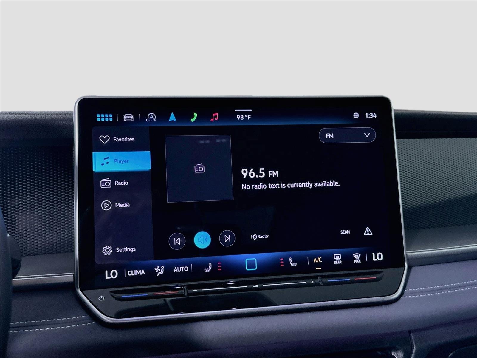2025 Volkswagen Tiguan SE - Photo 12