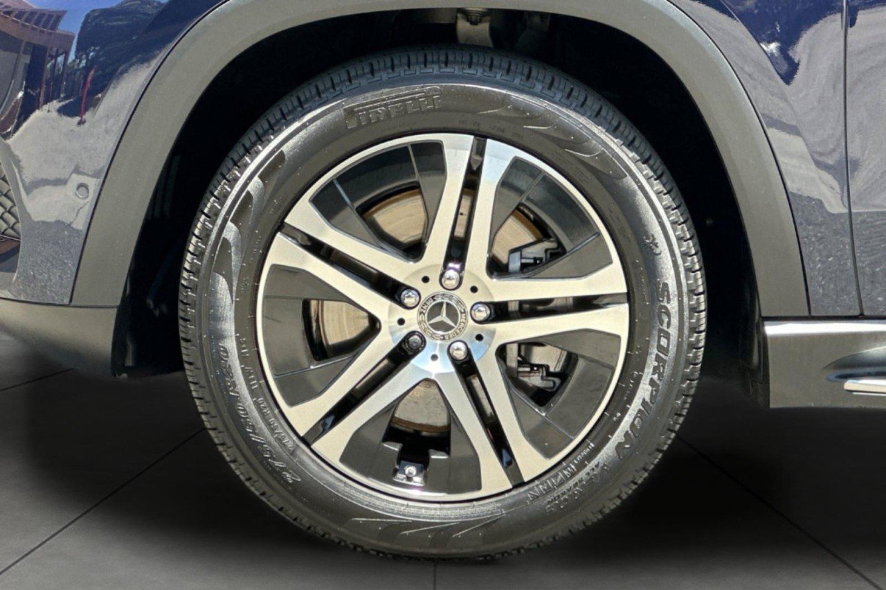 Used 2020 Lunar Blue Metallic Mercedes-Benz GLS 450 image 27